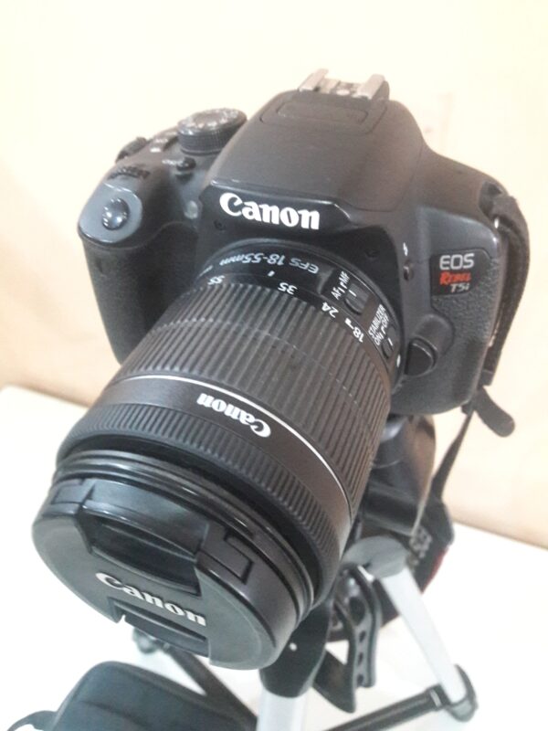 Camara Canon Eos Rebel T5i + tripode