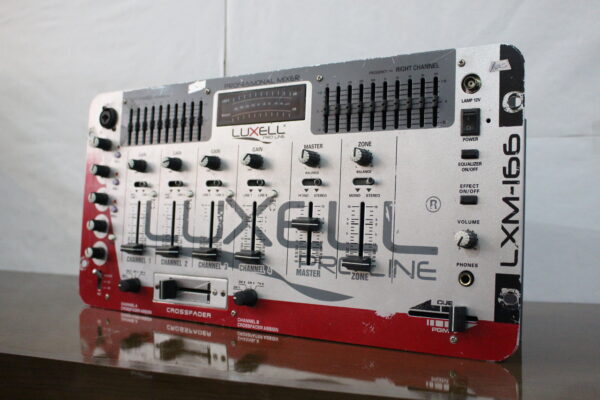 Consola Mezcladora Profesional LUXELL