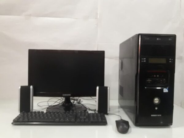 Computadora de escritorio TECNOFRIEND